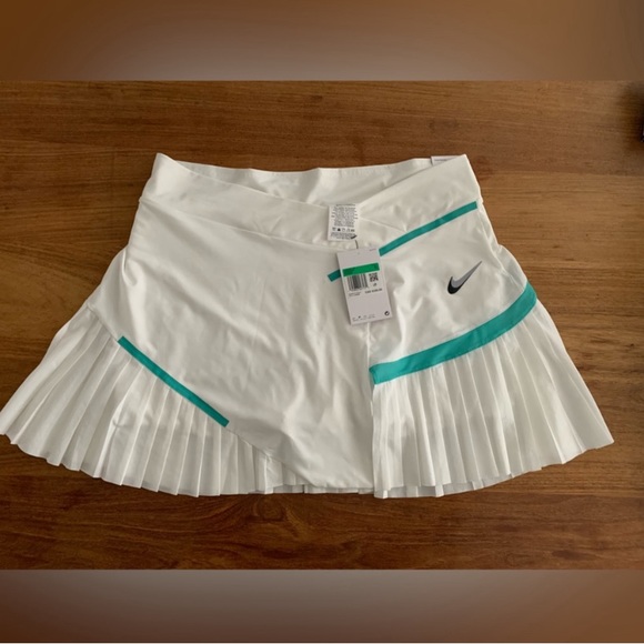 Nike Women's Melbourne Tennis/Pickleball Skirt - Picture 4 of 4